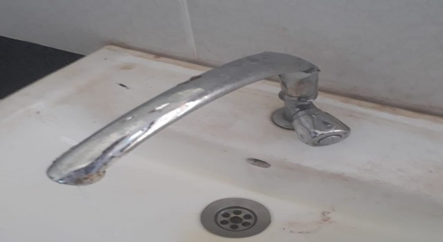 Mesire alanındaki tuvaletlere zarar verdiler