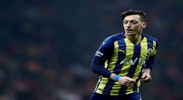 Mesut Özil, Başakşehirle anlaştı