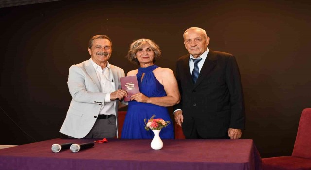 Metin Özöğüt Yaşam Merkezi ikinci baharlarını yaşayan çiftin mutluluğa ev sahipliği yaptı