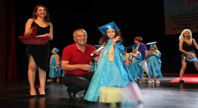 Mezitli Belediyesi Çocuk Gündüz Bakım Evlerinde mezuniyet sevinci