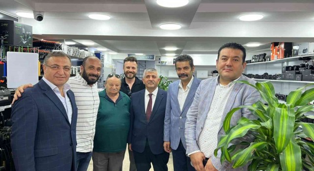 MHP İzmir İl Teşkilatı, bitpazarı esnafıyla kahvaltıda buluştu