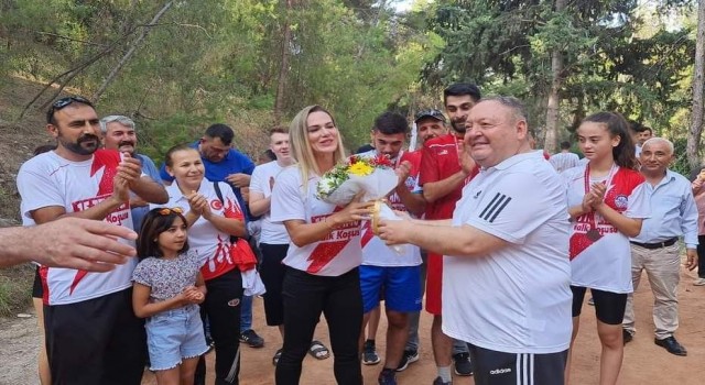 Milli atlet Nagihan Karadere, 15 Temmuz Halk Koşusuna katıldı
