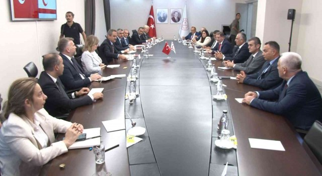 Milli Eğitim Bakanı Özer, KKTCli mevkidaşı Çavuşoğlu ile bir araya geldi
