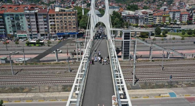 Mimar Sinan Üst Geçidine 180 ton kaydırmaz asfalt serildi