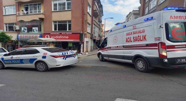 Motosikletin çarptığı yaşlı kadın yaralandı