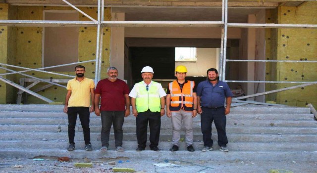 Müdür Başyiğit, yapımı ve tadilat çalışmaları devam eden okullarda incelemelerde bulundu