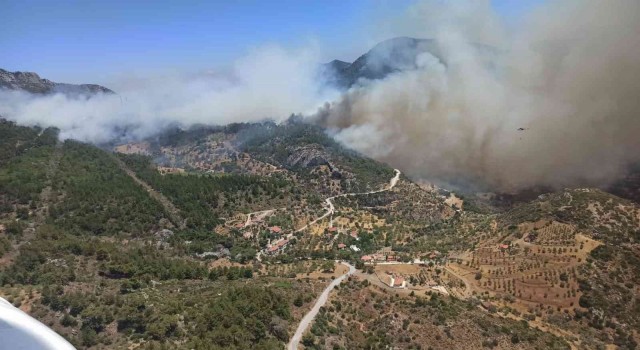Muğla, Datça, İzmir ve Urlada çıkan orman yangınlarına ilk müdahale gerçekleştirildi