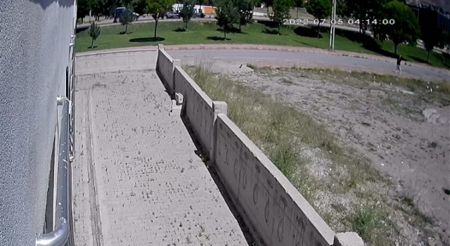 Muhabirin öldüğü feci kaza güvenlik kamerasında