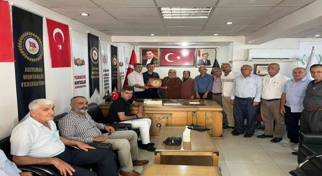 Muhtarlardan Şafaka teşekkür plaketi