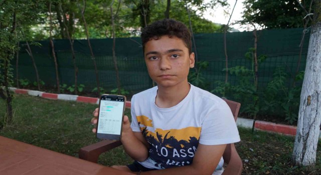 Mum ışığında LGSye hazırlanan afetzede öğrenci Türkiye birincisi oldu