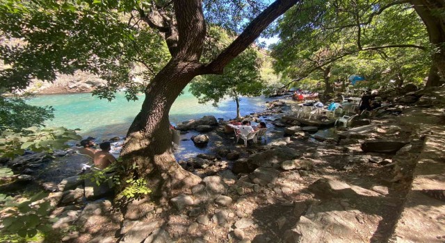 Munzur gözelerine hafta sonu ziyaretçi akını