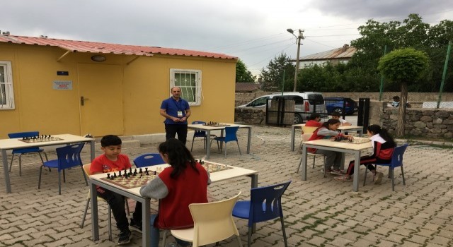 Muradiyede satranç turnuvası