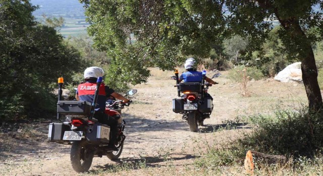 Nazillide yangınlara karşı havadan ve karadan denetim