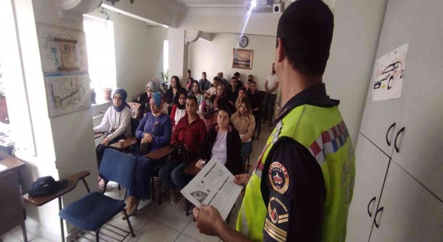 Nevşehirde sürücü adaylarına son ders jandarmadan