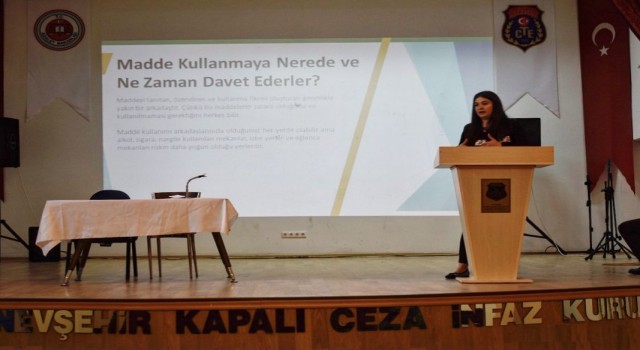 NEVÜde ‘Bağımlılıkla Mücadele Konferansı düzenlendi