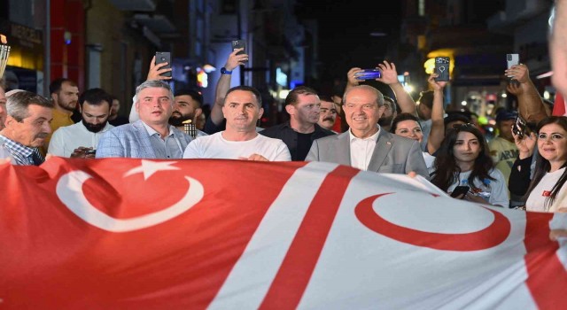 Okçular Vakfı, KKTCde bayrak yürüyüşüne katıldı