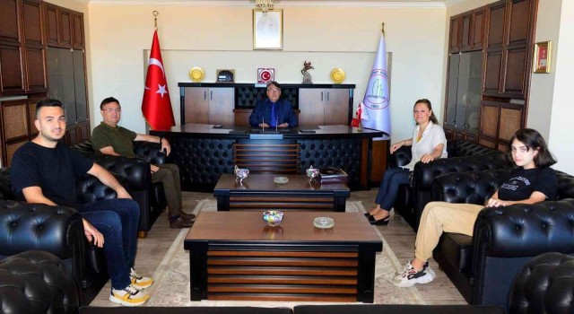 Okul Müdürü Berberden Özölçere ziyaret