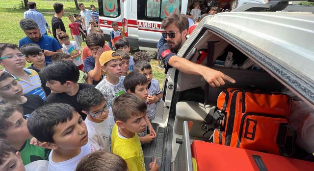 Ortaokul öğrencileri ambulansları tanıdı
