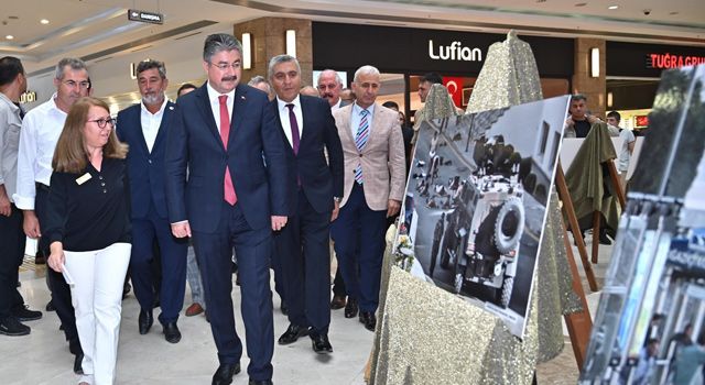 Osmaniye'de 15 Temmuz anısına 50 fotoğraf sergilendi