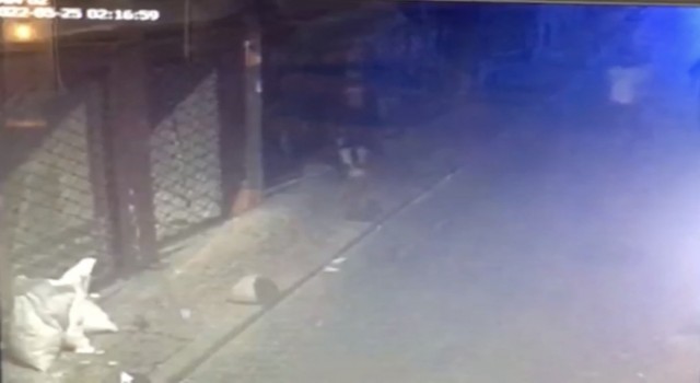 (Özel) Taksimde biber gazıyla gasp kamerada