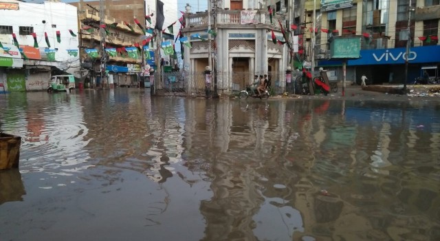 Pakistanı sel vurdu: 20 ölü