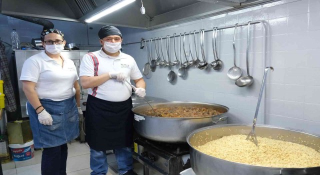 Paylaşmanın en güzel örneği; Ayvalık Belediyesi Aşevi