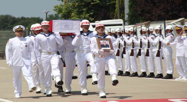 Pençe-Kilit harekatında şehit düşen Serhat Balın cenazesi Kocaeliye geldi