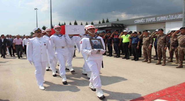 Pençe-Kilit şehidi Ömür Ertuğrul Sarının naaşı Kocaeliye getirildi