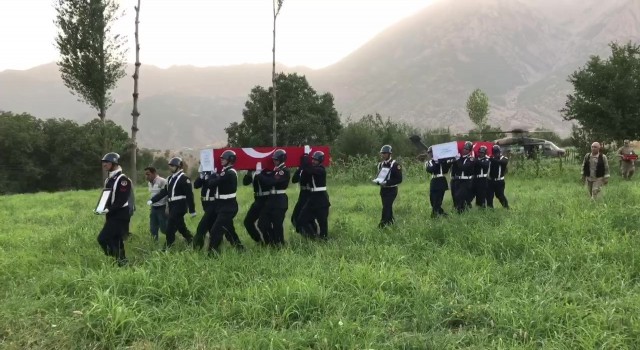 Pençe-Yıldırım Harekatında şehit düşen 4 güvenlik korucusu son yolculuğuna uğurlandı