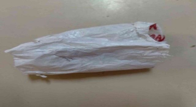 Poşet içerisinde uyuşturucu saklayan şahıs Güven Timlerinden kaçamadı