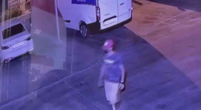 Rahat tavırlarla geldi, bir dakikada 10 bin TLlik motoru çaldı