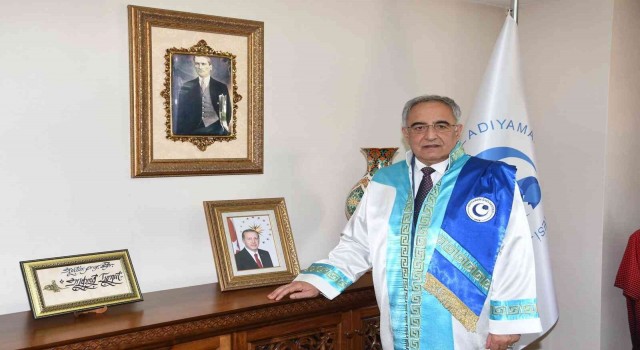 Rektör Turgut, 24 Temmuz Gazeteciler ve Basın Bayramını kutladı