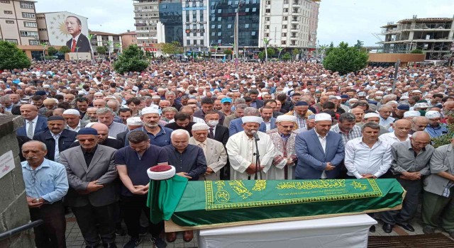 Rizenin sevilen ismi Necati Hutoğlu doğum gününde son yolculuğuna uğurlandı