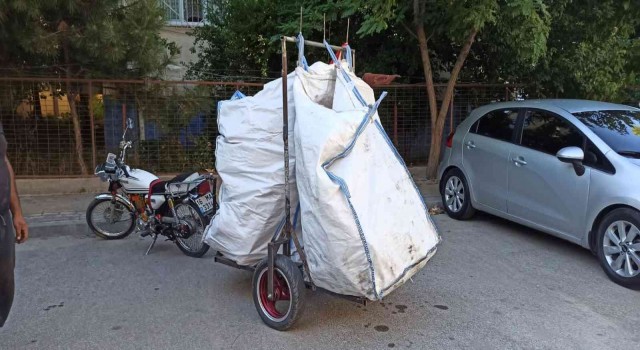Ruhsatsız hurda arabalarına trafikten men