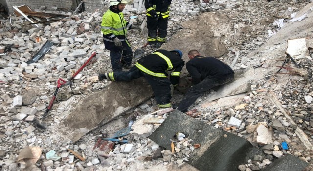 Rusyanın Donetske düzenlediği saldırıda bilanço ağırlaşıyor: 33 ölü