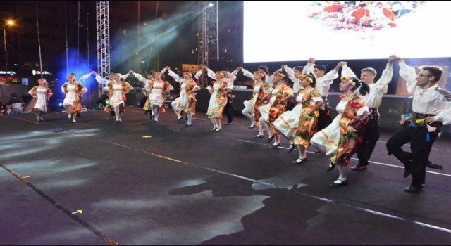 Sahne İzmit Halk Dansları Topluluğu, Zonguldakta beğeni topladı