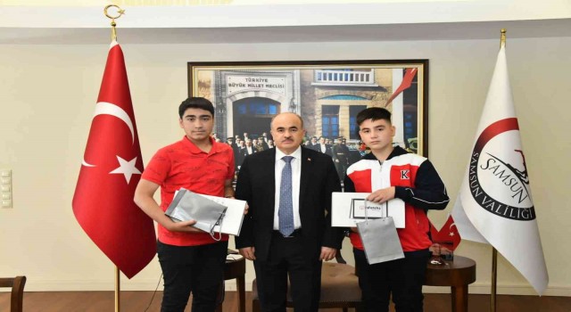 Samsun Valisi Dağlıdan LGS birincilerine tablet