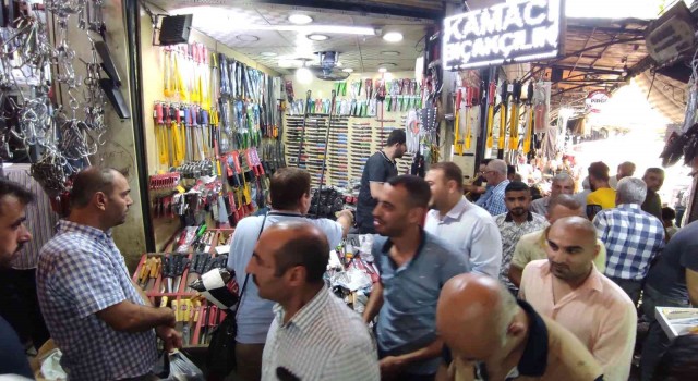 Şanlıurfada bıçakçılarda son gün yoğunluğu