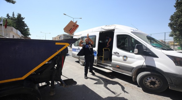 Şanlıurfada tarihi geçmiş binlerce ürün imha edildi