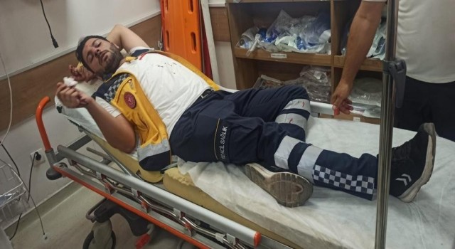 Şanlıurfada yol tartışmasında ambulans şoförünün burnu kırıldı
