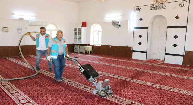 Şanlıurfadaki ibadethanelerde bayram temizliği
