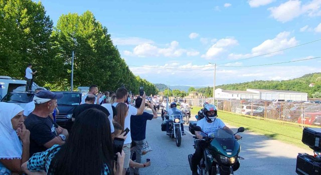 Saraybosnaya gelen Moto-Maraton katılımcıları Potoçariye doğru yola çıktı