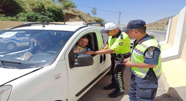 Sasonda bayram dolayısıyla artan araç hareketliliği nedeniyle trafik denetimleri sıklaştırıldı