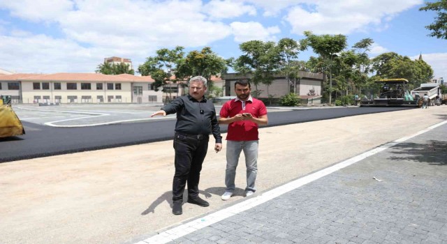 Şehir merkezine otopark ve asfalt çalışması yapılıyor