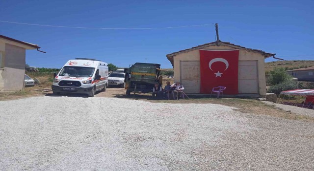 Şehit Cüneyt Taşyürekin baba evinde acı bekleyiş sürüyor
