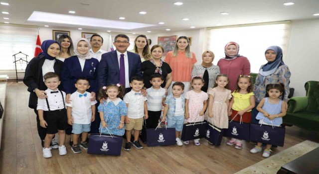 Şehzadelerde mini konserli bayramlaşma