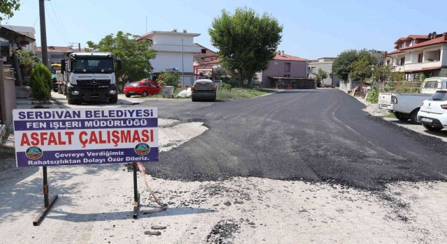 Serdivanda asfalt çalışmaları devam ediyor