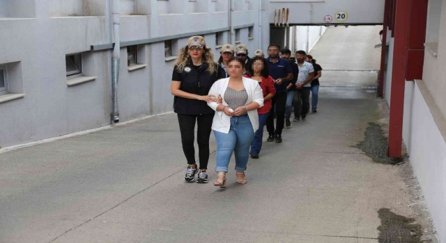 Seyhan Belediyesine PKK operasyonuna 4 tutuklama