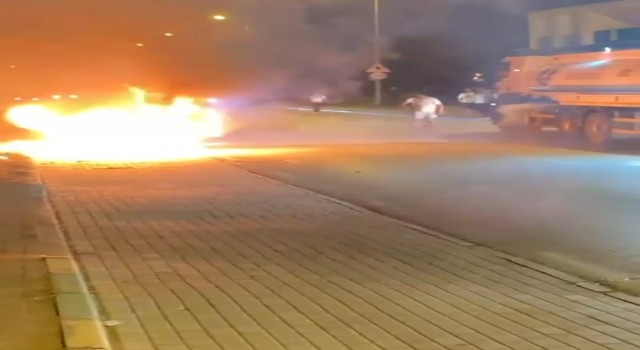 Seyir halindeki cip alev topuna döndü