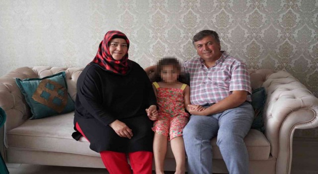 Sezgin çifti koruyucu aile oldukları Mira ile huzurlu bir hayata adım attı